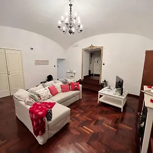 https://dimora-eleuthera.hotels-amalfi.com