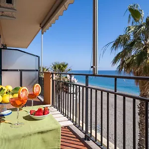 https://loft-balcone-sul-mare.sicilyhotelsitaly.net